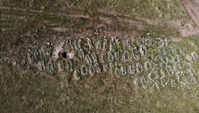 6 asırlık mezarlar defineciler tarafından talan edildi