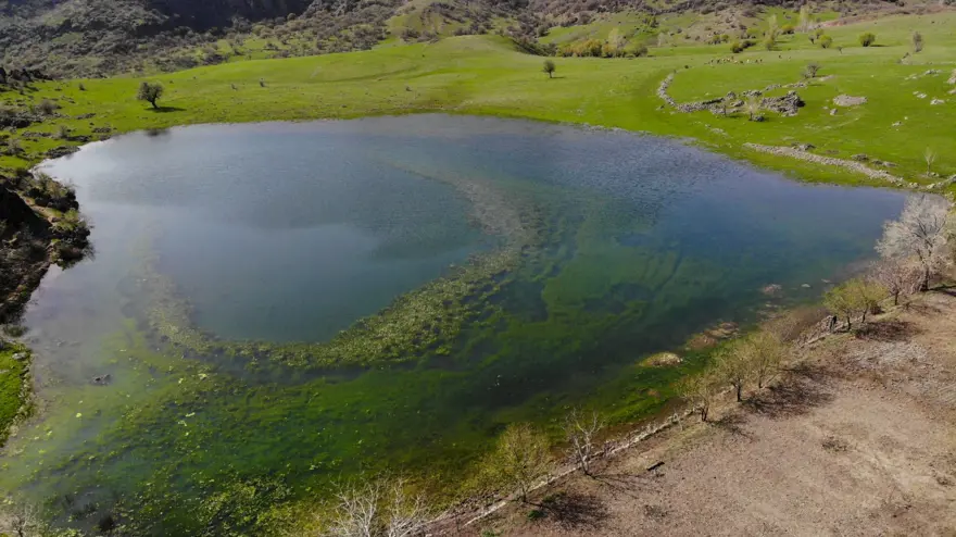 Sülüklü Göl'de ilkbahar renkleri 11