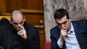 Varufakis'i kızağa çeken Çipras "referandum" kozunu öne sürdü