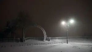 İstanbul'da kar gece saatlerinde tekrar bastırdı
