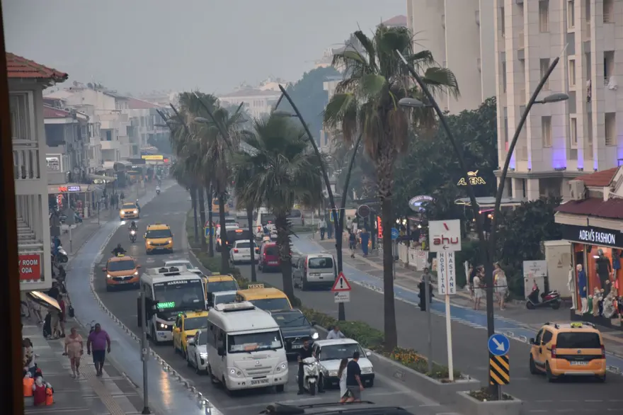 YOL TRAFİĞE KAPATILDI 21