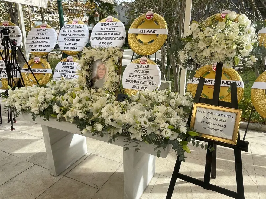 İş insanı Dilek Ertek için gıyabi cenaze namazı 1