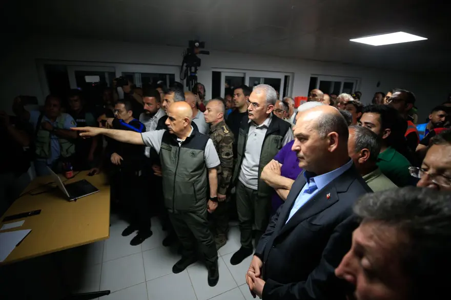 Marmaris'te orman yangını: Alevlerle mücadelede 2. gün 44 Marmaris'te orman yangını: Alevlerle mücadelede 2. gün 44