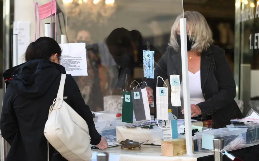 Karantinayı adım adım kaldıran Almanya'da endişelendiren gelişme 10