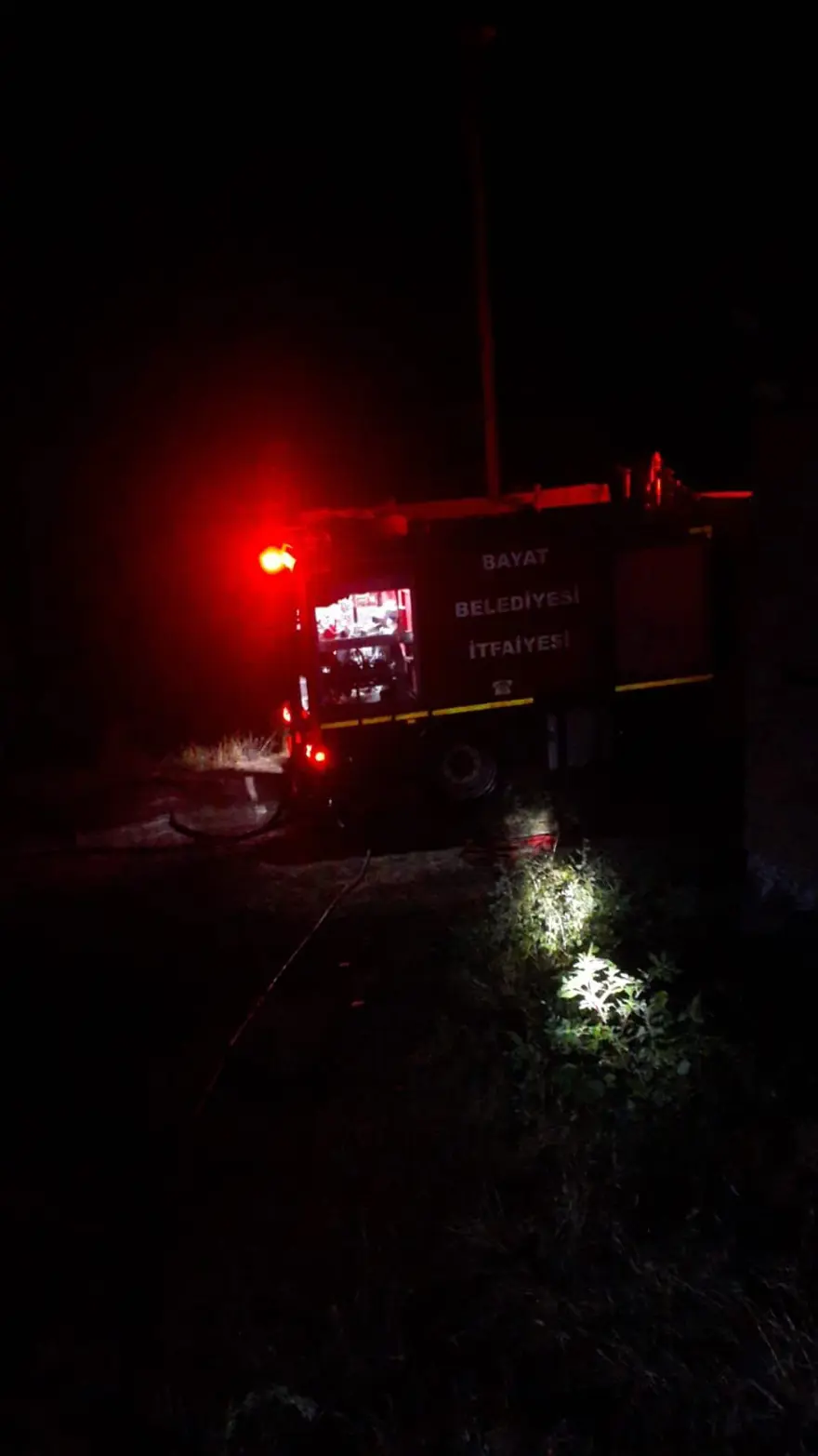 Samanlıktaki yangın evleri yaktı 3 Samanlıktaki yangın evleri yaktı 3