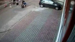 İstanbul'da pitbull saldırısı: 9 yaşındaki çocuğa 30 dikiş atıldı İstanbul'da pitbull saldırısı: 9 yaşındaki çocuğa 30 dikiş atıldı