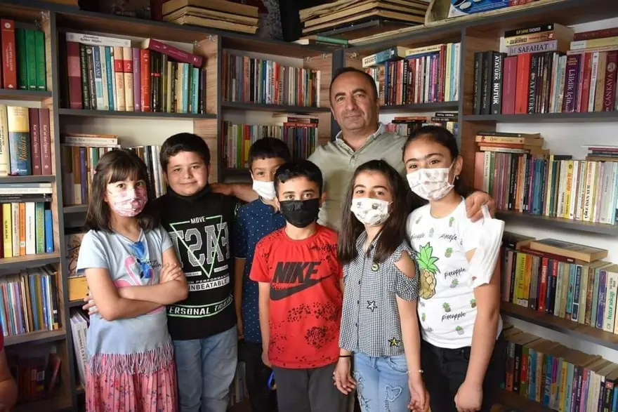 GEÇMİŞE YOLCULUK YAPTIRAN SOKAK TARİH KOKUYOR 3 GEÇMİŞE YOLCULUK YAPTIRAN SOKAK TARİH KOKUYOR 3