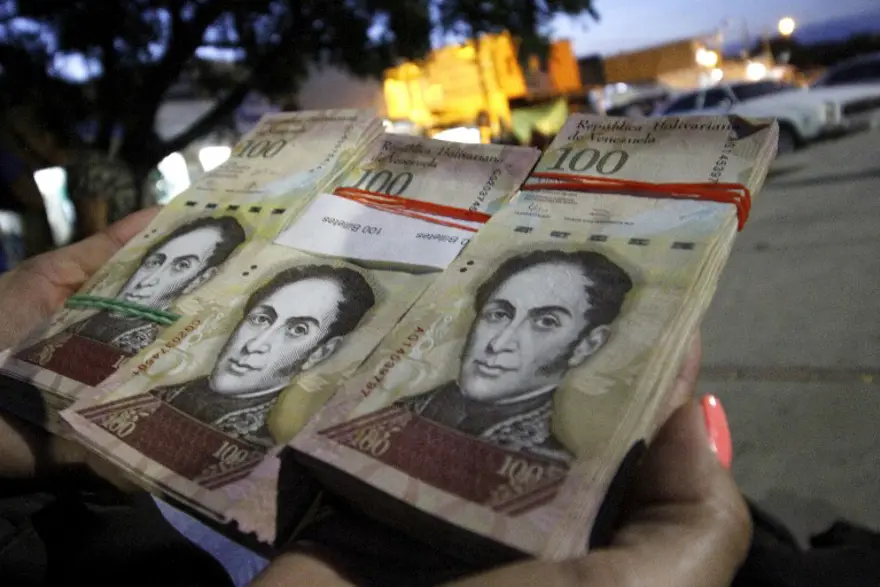 Venezuela en değerli parasını tedavülden kaldırdı 13