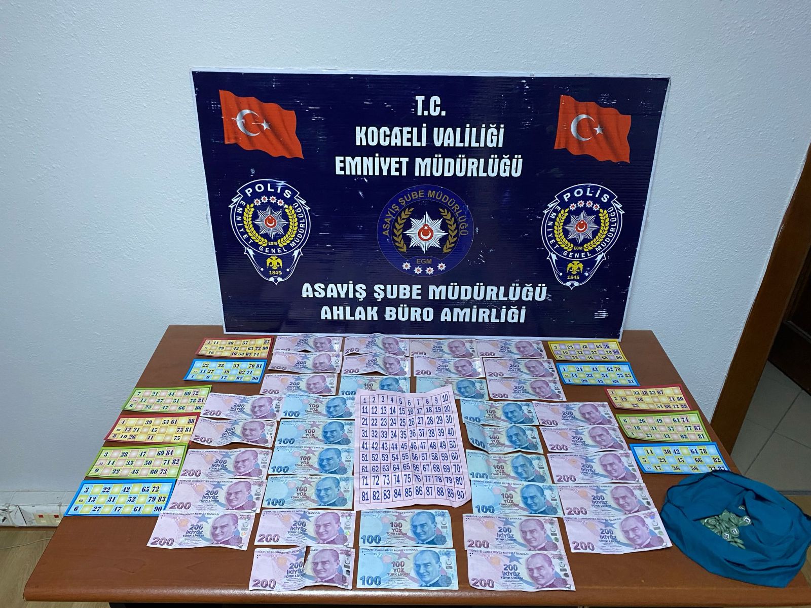 Kumar oynayan 7 kişiye ceza yağdı