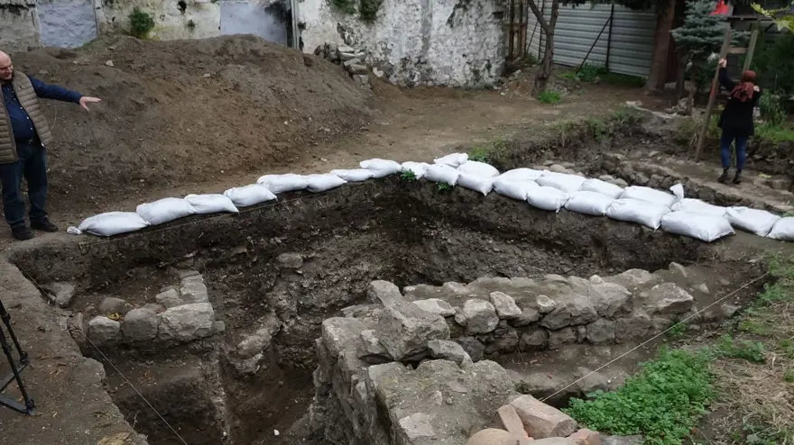 Trabzon'da sur kazılarında tarih fışkırıyor 4 Trabzon'da sur kazılarında tarih fışkırıyor 4