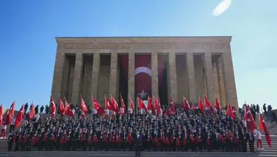 İlk adımın ışığında 106'ncı yıl: 81 ilden gelen gençler Anıtkabir'de