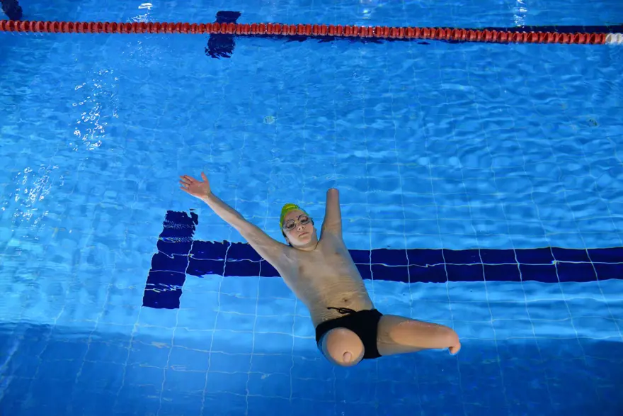 Antrenörlerinin ‘kanatsız kelebek’i, fiziksel engelli yüzücü Muhammed Ali kozasından çıkıyor 2 Antrenörlerinin ‘kanatsız kelebek’i, fiziksel engelli yüzücü Muhammed Ali kozasından çıkıyor 2