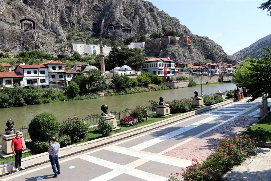 'Şehzadeler şehri' Amasya tarih kokan otantik sokaklarıyla ziyaretçilerini bekliyor 5