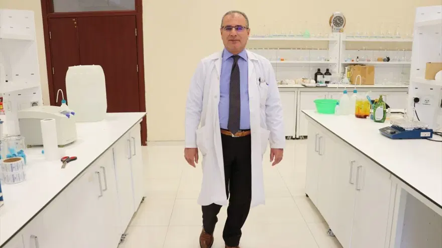 Samanlıkta saklanıp teröristlerdenkurtuldu, profesör oldu 1 Samanlıkta saklanıp teröristlerdenkurtuldu, profesör oldu 1