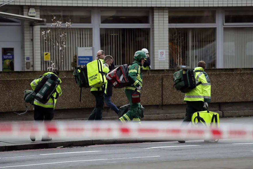 Londra'da silah sesleri (Olay yerinden ilk kareler) 22