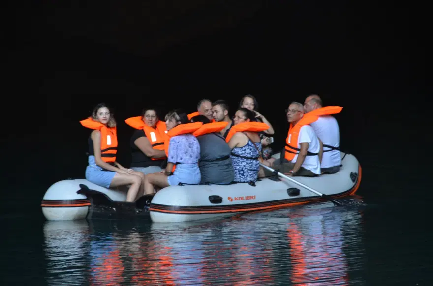 Türkiye'nin en uzun yeraltı gölü: Altınbeşik Mağarası 6 Türkiye'nin en uzun yeraltı gölü: Altınbeşik Mağarası 6