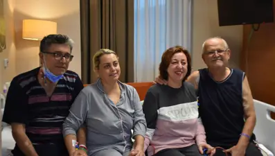 Çapraz nakille iyileştiler! İki böbrek hastası birbirlerinin eşlerinden nakil oldu
