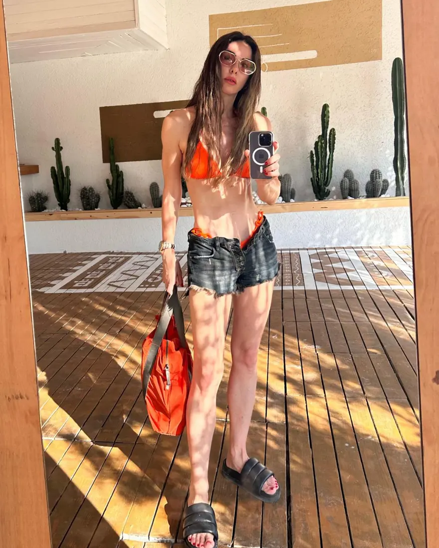 Ünlü isimler sosyal medyada tatil karelerini paylaştı 10