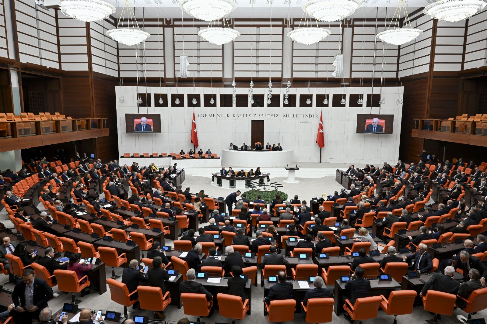 Partilerin aday belirleme süreci: 14 milletvekili belediye başkan adayı