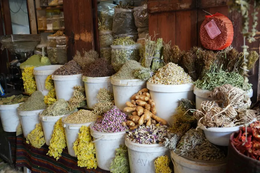 İlaç yerine tercih ediyorlar: Sütle kaynatınca öksürük ve balgamı kesiyor 5 İlaç yerine tercih ediyorlar: Sütle kaynatınca öksürük ve balgamı kesiyor 5