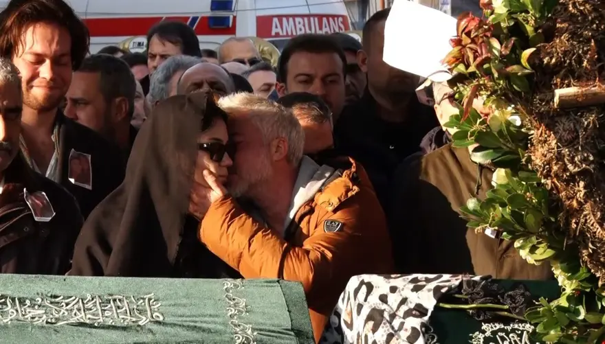 Yangında kızıyla hayatını kaybeden Seha Müge Turan son anlarında eşini aramış: "Ne olur bizi kurtar, yanıyoruz" 