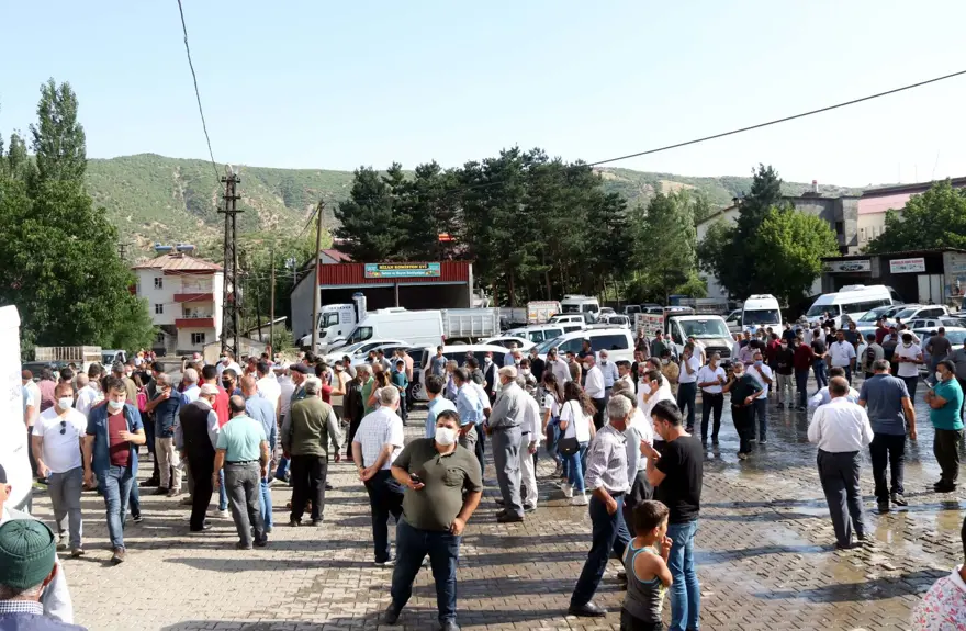 Hüzünlü veda: Pınar Gültekin son yolculuğuna uğurlandı 