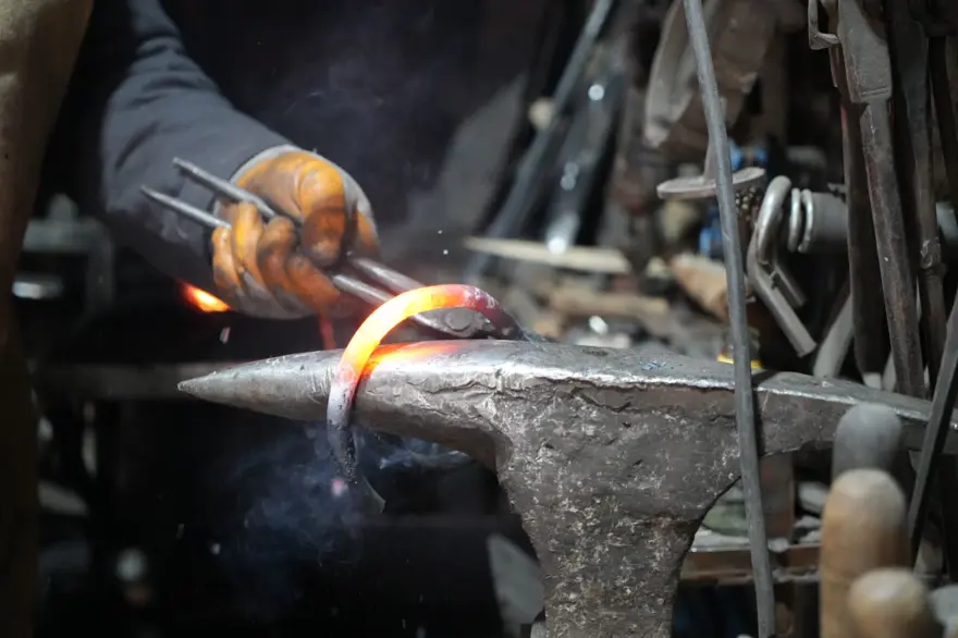 Bu işi yapan 2 kişi kaldı: Unutulmaya yüz tutmuş mesleğini 30 yıldır sürdürüyor 6