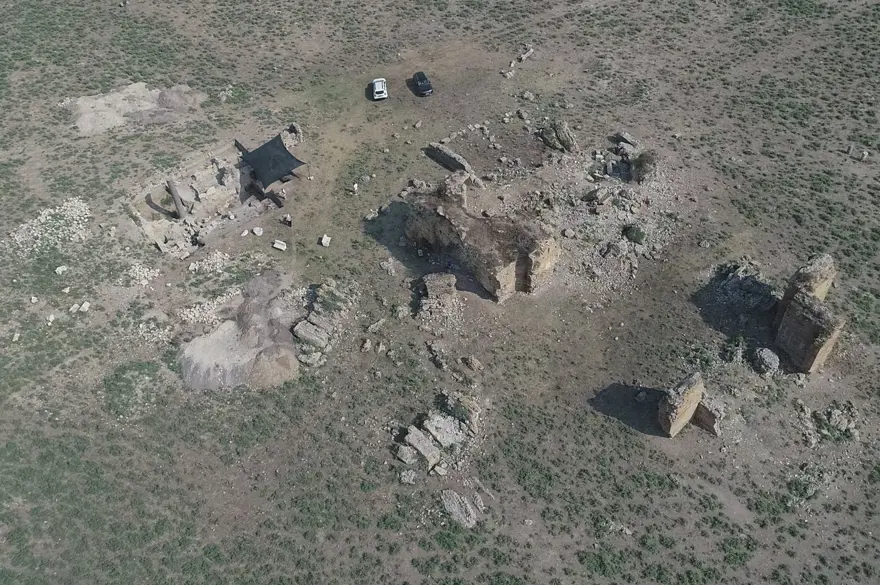 Adana'daki Anavarza Antik Kenti'nde gladyatör mezarlarına rastlandı 19 Adana'daki Anavarza Antik Kenti'nde gladyatör mezarlarına rastlandı 19
