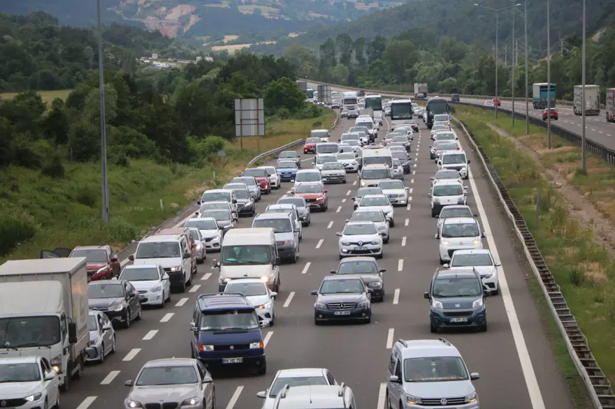 Yollarda son durum: Anadolu Otoyolu ile İstanbul çıkışında trafik yoğunluğu arttı 4