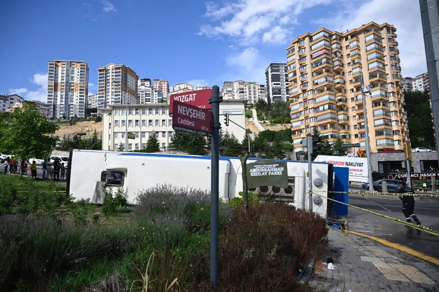 Ankara’da EGO otobüsü devrildi: 5 kişi yaralandı 2