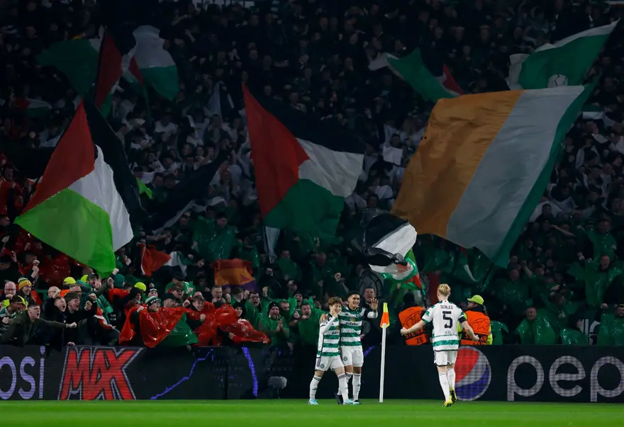 UEFA Şampiyonlar Ligi maçında Filistin'e büyük destek: Celtic taraftarı yasak dinlemedi 6