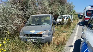 Kayseri'de iki araç çarpıştı: Ölü ve yaralılar var