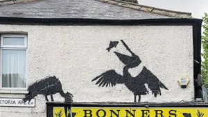 Gizemli sokak sanatçısı Banksy'den 5 günde 5 yeni eser