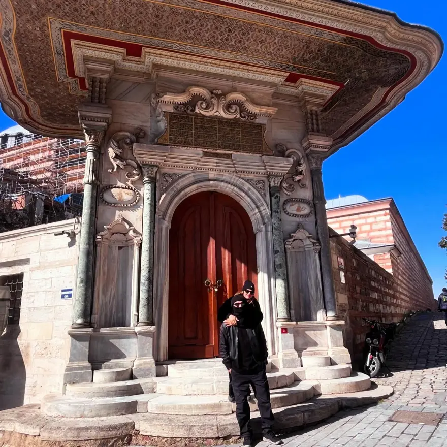 Icardi ve sevgilisi China Suarez'in İstanbul turundan yeni fotoğraflar: Tanınmamak için maske taktı! 3