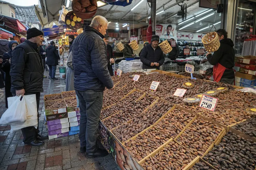 Ramazan'ın vazgeçilmezi 15 çeşidiyle tezgahta: Yoğun talep var Ramazan'ın vazgeçilmezi 15 çeşidiyle tezgahta: Yoğun talep var
