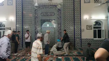Camide mihrap tacı cemaatin üzerine düştü: Bir ölü