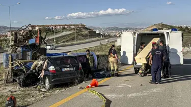 Sondaj makinesine çarpan otomobildeki anne ve oğlu hayatını kaybetti