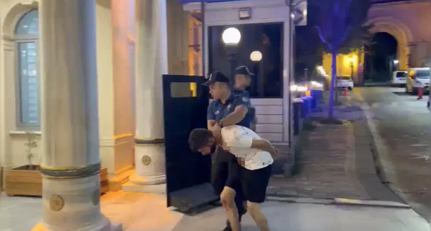 Yüksek ses ihbarına giden polisin burnunu kırdılar 6 Yüksek ses ihbarına giden polisin burnunu kırdılar 6