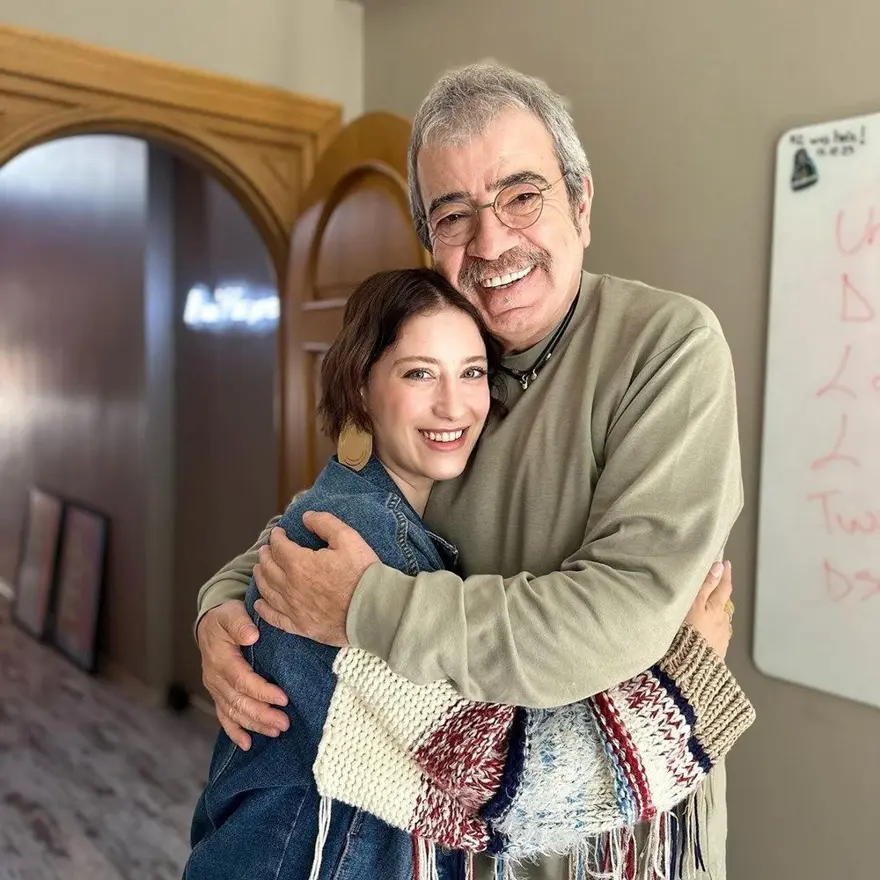Hazal Kaya, Selçuk Yöntem ve Beren Saat bir araya geldi 6