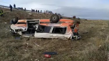 Kayseri'de cenaze nakil aracı devrildi: 2 ölü, 3 yaralı