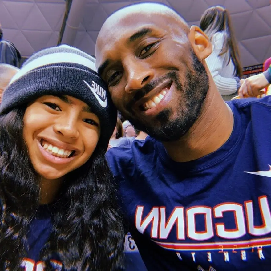 Kobe Bryant’ın helikopter pilotuyla ilgili ihlal iddiası 2 Kobe Bryant’ın helikopter pilotuyla ilgili ihlal iddiası 2