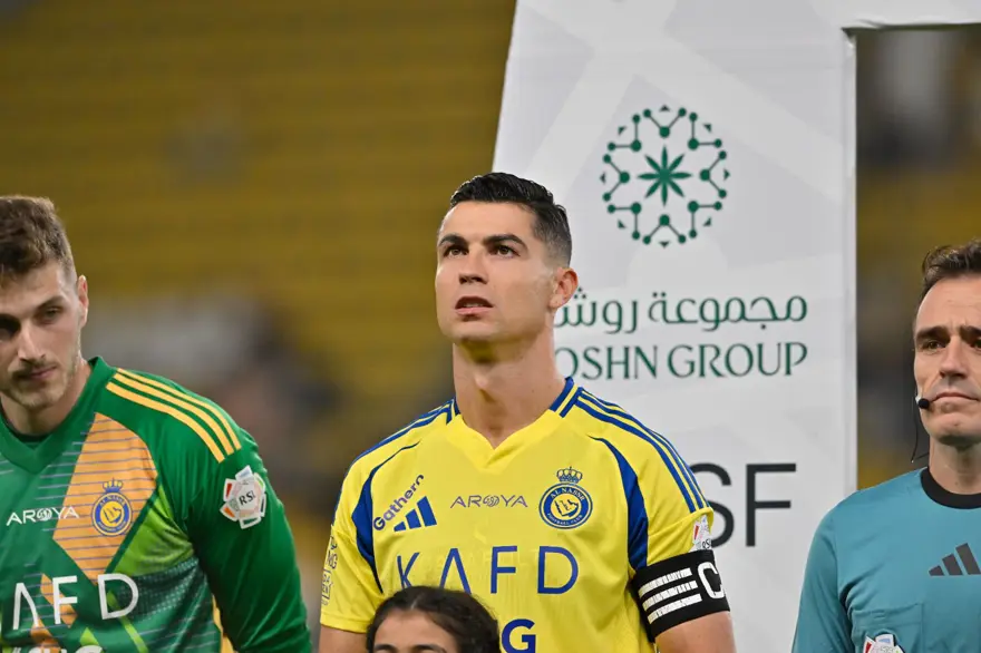 Cristiano Ronaldo'nun fileleri sarstığı maçta Fatih Terim galibiyete izin vermedi: 4 gol, 1 kırmızı kart 8 Cristiano Ronaldo'nun fileleri sarstığı maçta Fatih Terim galibiyete izin vermedi: 4 gol, 1 kırmızı kart 8