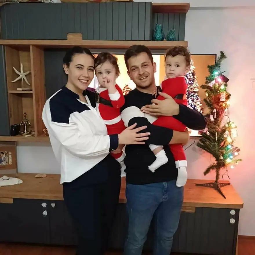 15 aylık Vedat’la dedesi aynı gün öldü: Tabutuna çok sevdiğiMickey Mouse bağlandı 15 aylık Vedat’la dedesi aynı gün öldü: Tabutuna çok sevdiğiMickey Mouse bağlandı