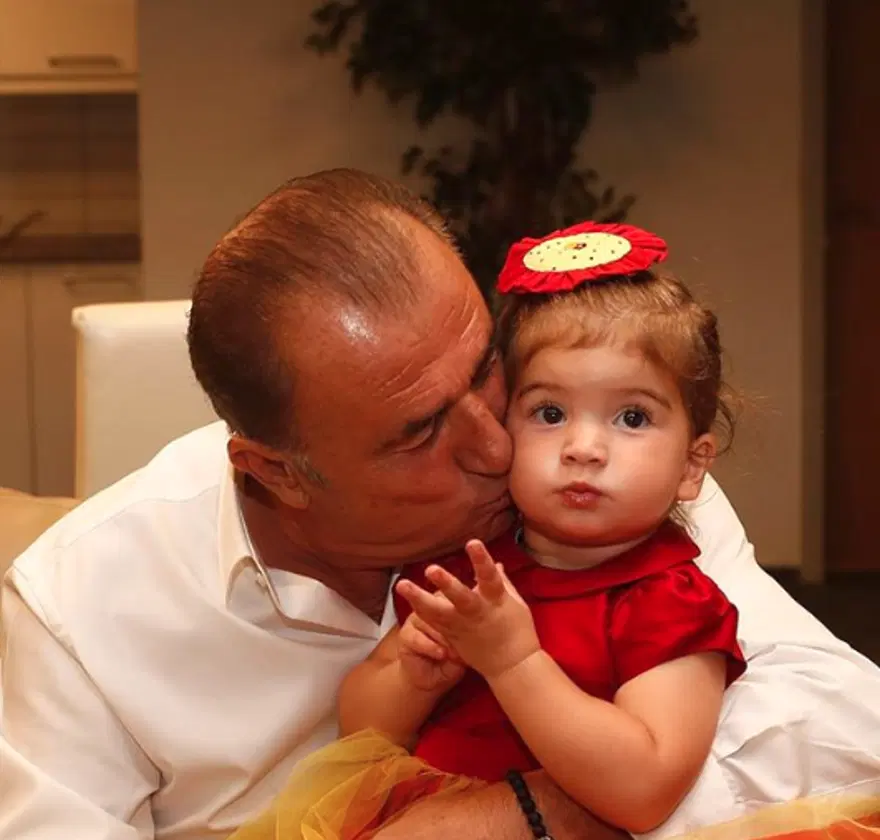 Fatih Terim kutlamaya kızları Buse Terim ve Merve Terim Çetin ile katıldı 5