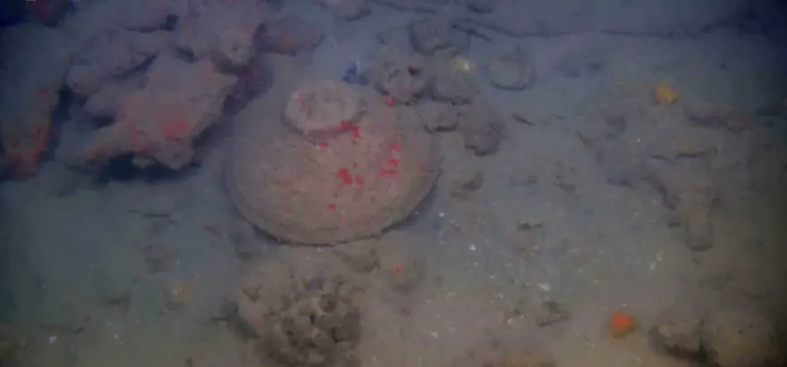 Foça açıklarında savaş gemisi batığı bulundu 4