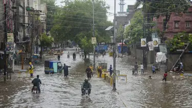 Pakistan’da şiddetli yağışlar yıkıma yol açtı: 25 kişi hayatını kaybetti