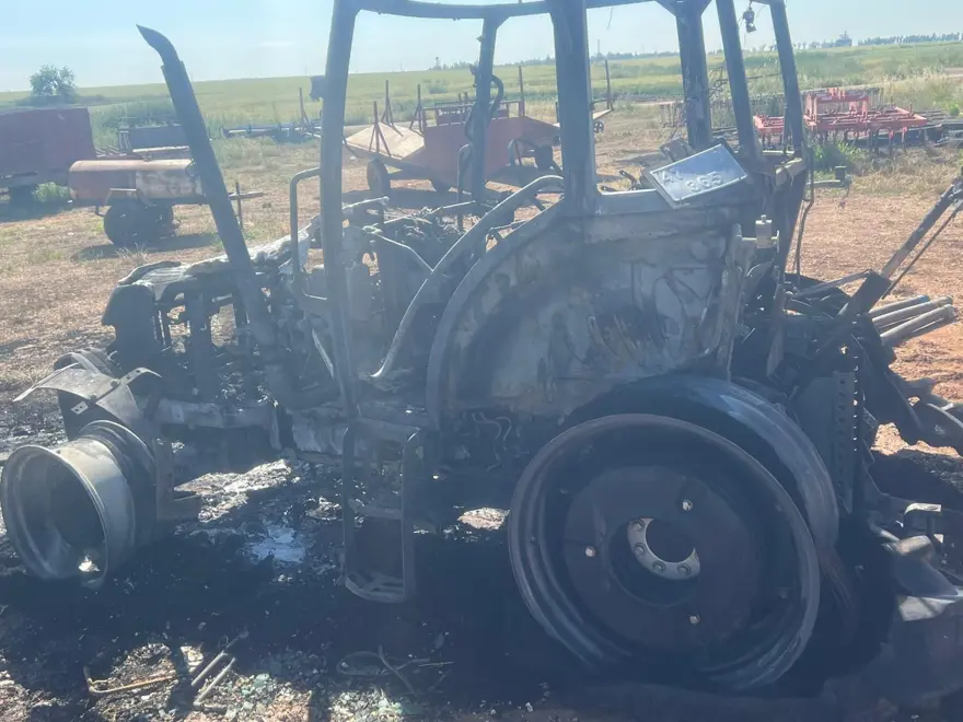 Mardin'de traktör ve trafoları ateşe verdiler 4