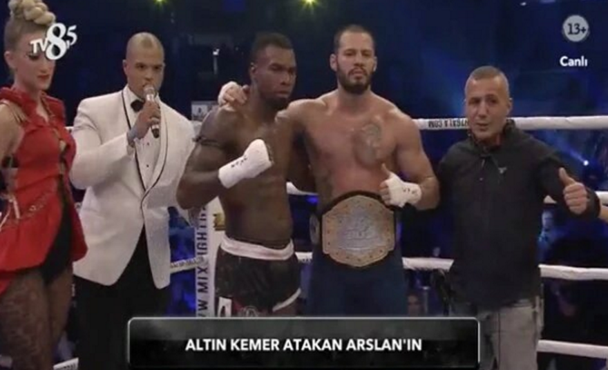 Survivor Atakan'dan bir zafer daha Survivor Atakan'dan bir zafer daha