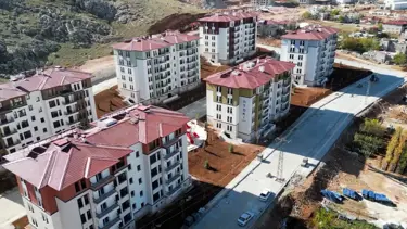 AFAD Adana deprem konutları kura çekimi saat kaçta? Deprem konutlarının hak sahipleri belirleniyor