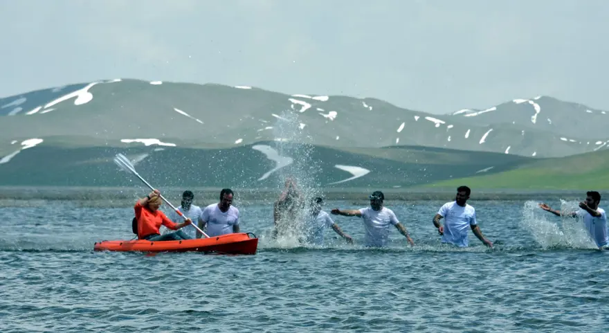 keşiş gölü, van gezilecek yerler, erek dağı, van kano 13